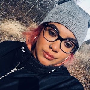 Meet your Posher, Janelle